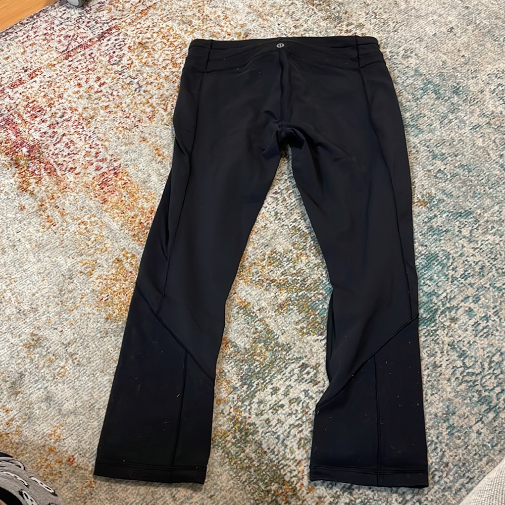 Lulu lemon black capri (6)